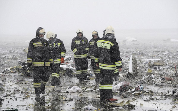 325B732600000578-3499812-Emergency_services_were_this_morning_at_the_airport_attempting_t-a-35_1458387622828