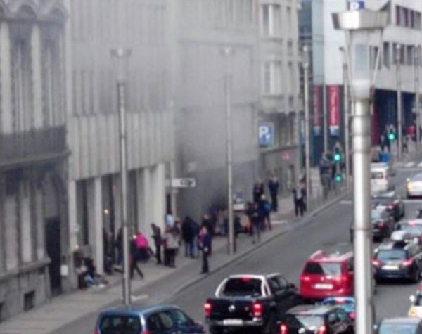 3272A82700000578-3503928-Second_attack_Around_90_minutes_after_the_airport_blasts_there_w-m-69_1458635809253