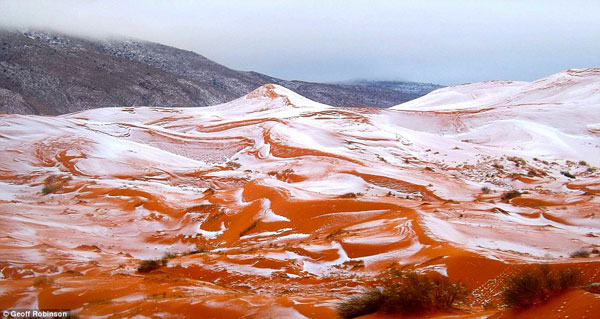 3B88FD0500000578-4051448-Stunning_The_pictures_were_taken_in_Ain_Sefra_in_Algeria_yesterd-a-81_1482235555103