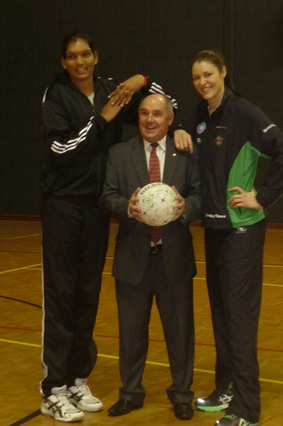 Our-player-Tharjini-Sivalingam-with-the-tallest-netball-player-of-Australia-and-the-Sports-Minister-Western-Australia