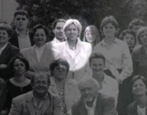 3F9FCD2B00000578-4446466-Luminous_Brigitte_Trogneux_pictured_as_a_young_teacher_above_was-m-45_1493220896154 copy