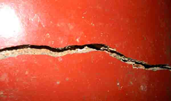 Cracked land and houses (7)