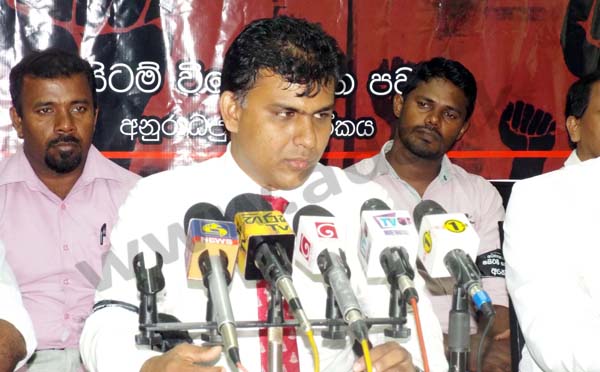 රජයේ වෛද්-ය නිලධාරීන්ගේ සංගමයේ අනුරාධපුර දිස්ත්-රික් ලේකම් වෛද්-ය අජන්ත රාජකරුණා