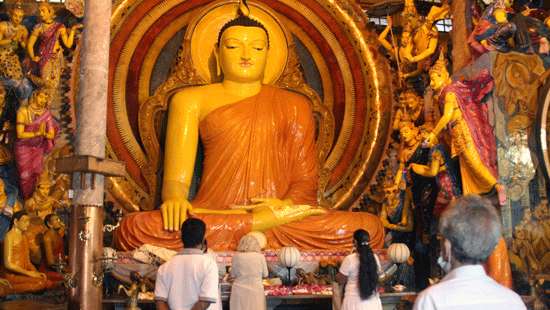 Seeking blessings on Unduvap Poya Day... - Latest News | Daily Mirror