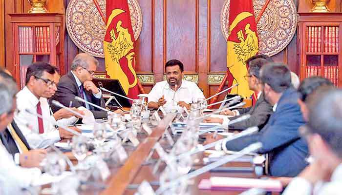 President directs Ministry officials to accelerate implementation of digital economic solutions