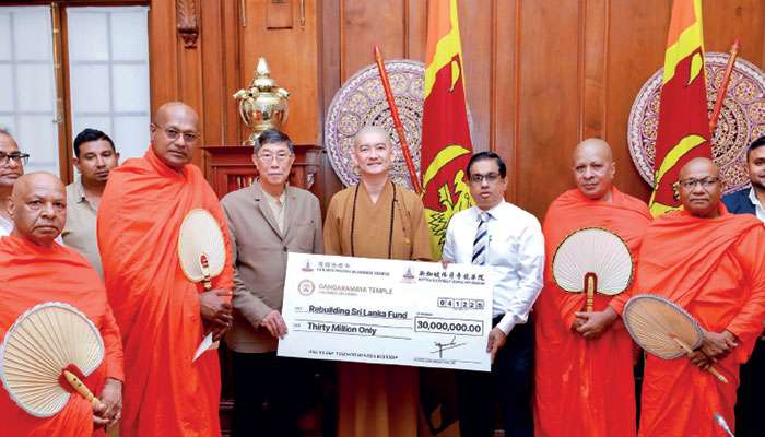 Gangaramaya Temple donates Rs. 30 m to ‘Rebuilding Sri Lanka’ Fund