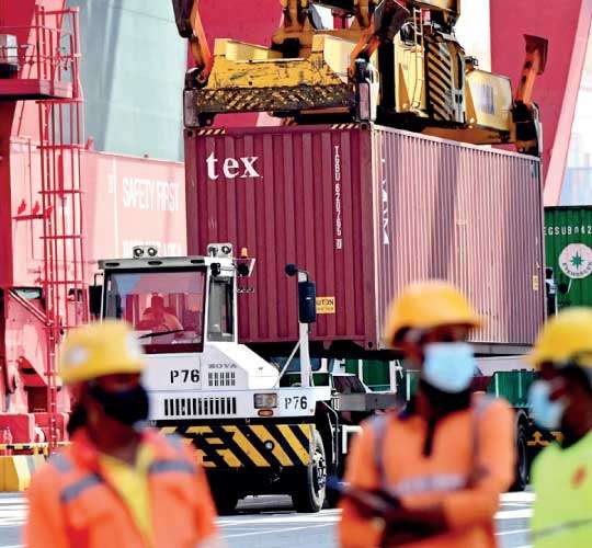 CBSL tips exports to grow by 8% and imports by 18% in 2024