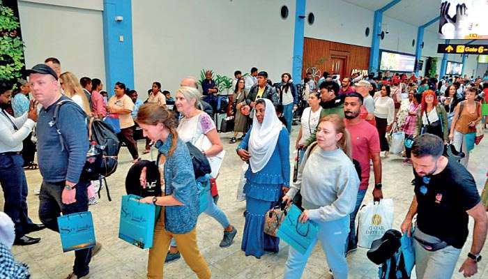 Sri Lanka crosses 900,000 arrivals mark in 2025