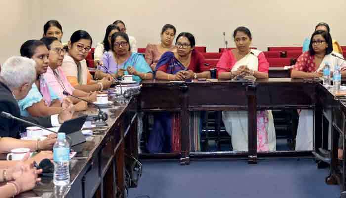 Committee weighs 25% quota for women in Provincial Councils