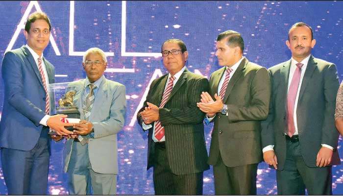 CA Sri Lanka pays tribute to three veteran Chartered Accountants for outstanding contributions to corporate, society and country