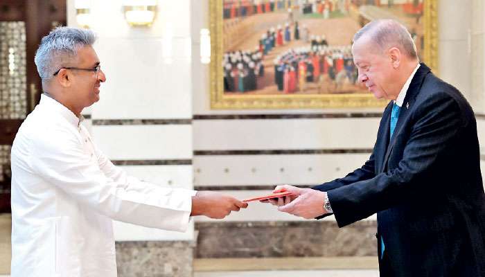 Kadurugamuwa presents credentials as Ambassador of Sri Lanka to Türkiye
