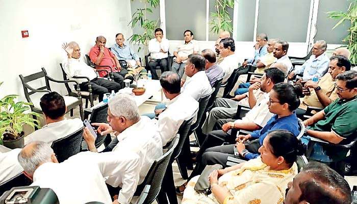 Ranil rips into Govt. response to weather crisis