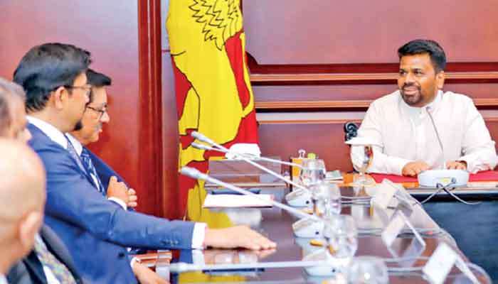 President chairs meeting with heads of banks and financial institutions