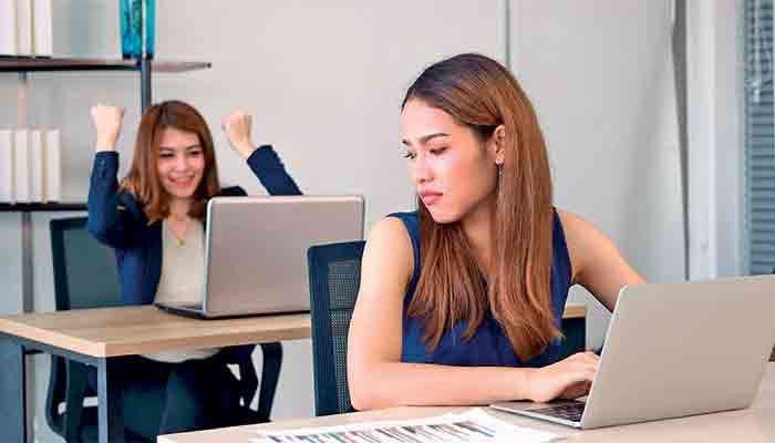 Judged by appearances: Mental cost of living  in a filtered world