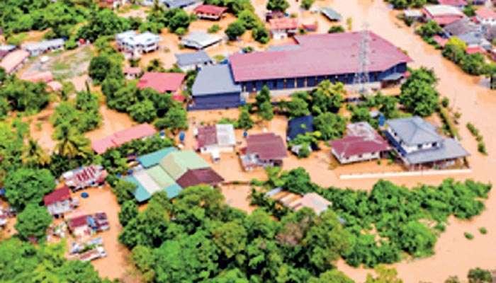 Natural disasters and  one-dimensional economies