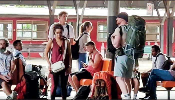 Tourist arrivals cross 2.2 m mark