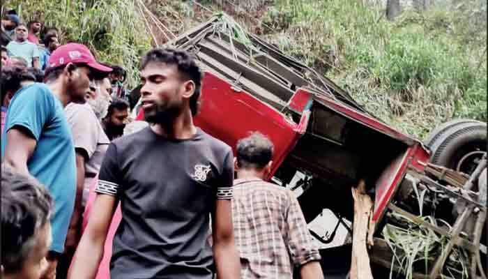 Police Committee to probe bus accident in Gerandi Ella; death toll rises to 23