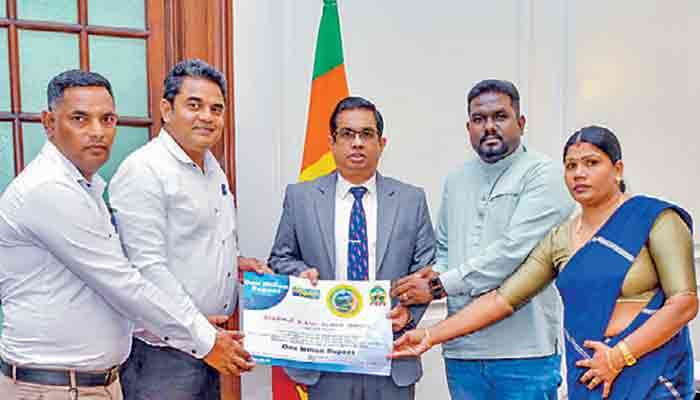 Malayagam community donates to ‘Rebuilding Sri Lanka’ Fund