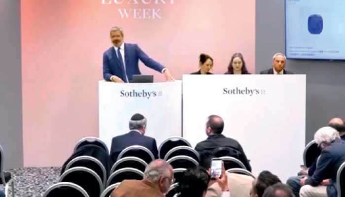 Sri Lankan sapphire “Peacock of Ceylon” fetches over Rs. 500 m at Geneva Auction