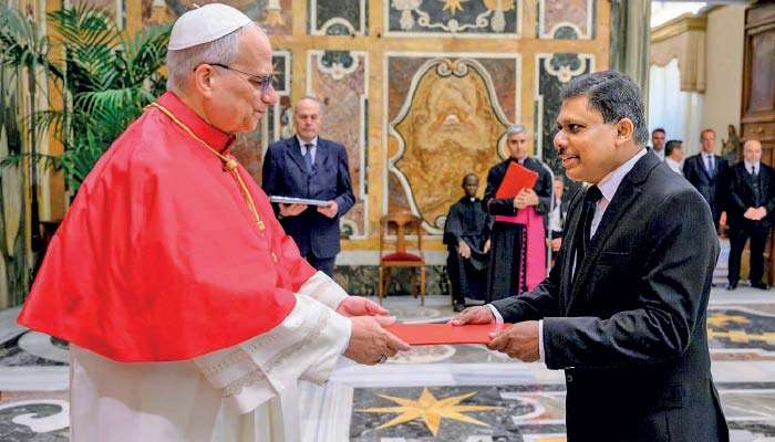 Envoy to Vatican Dassanayake presents credentials to Pope Leo XIV