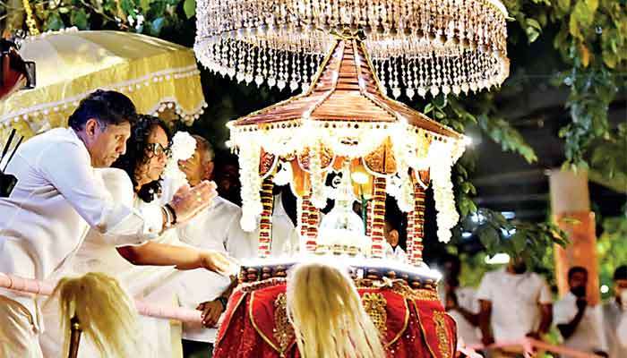 Navam Maha Perahera lights up Colombo