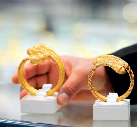 Gold prices drop further, boosting jewellery sales