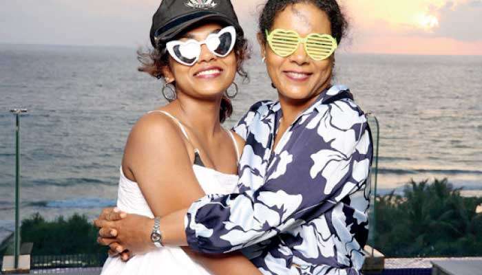 Sheraton Kosgoda’s “Mother’s Day Sip & Paint”