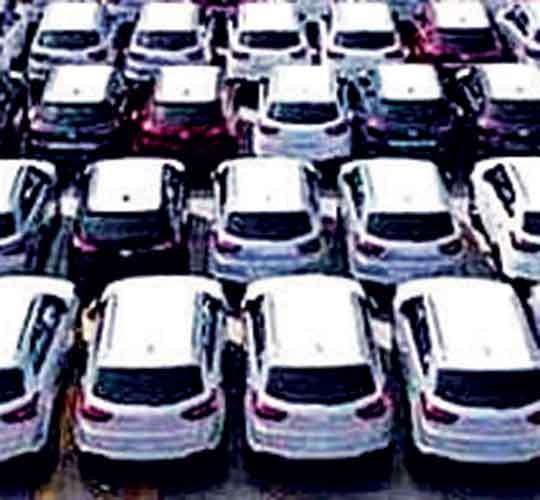 Vehicle registrations fall 13.8% in Aug. to nine-month low