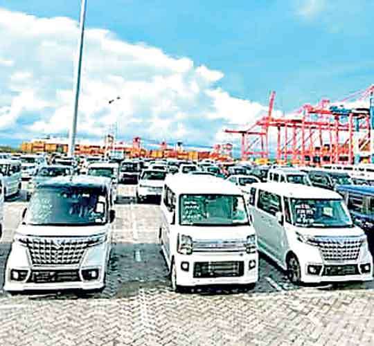 Vehicle registrations peak in January