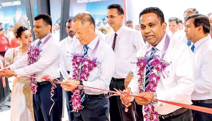 Vallibel Finance and Toyota Lanka launch Sri Lanka’s first Concept Centre