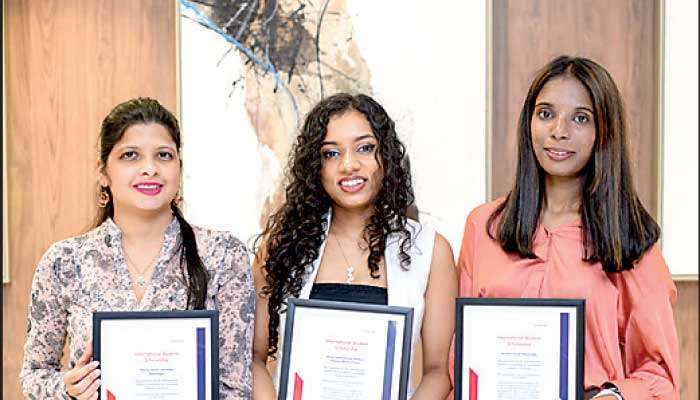 ACU scholarship for three outstanding students from Sri Lanka