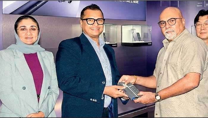 Dialog introduces Samsung Galaxy S26 Series with AI-powered camera and 5G connectivity