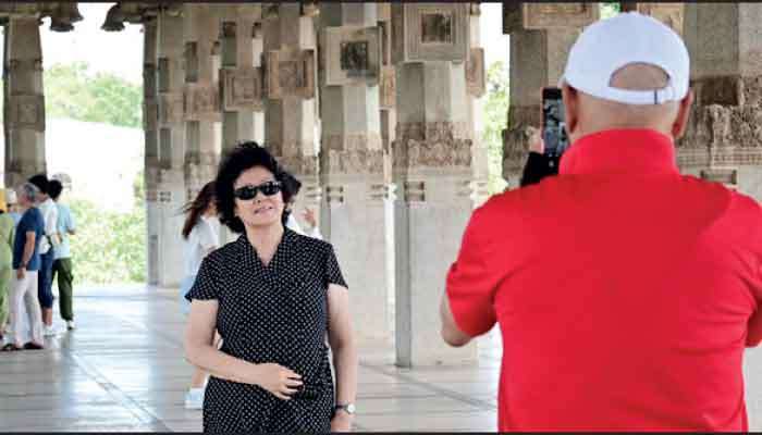 Tourist arrivals recover 8% YoY in first 24 days of May, YTD total nears 1 m