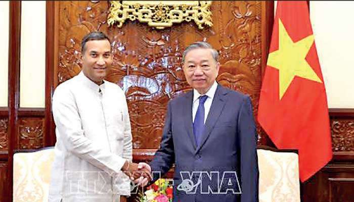 New Ambassador to Vietnam Poshitha Perera presents credentials