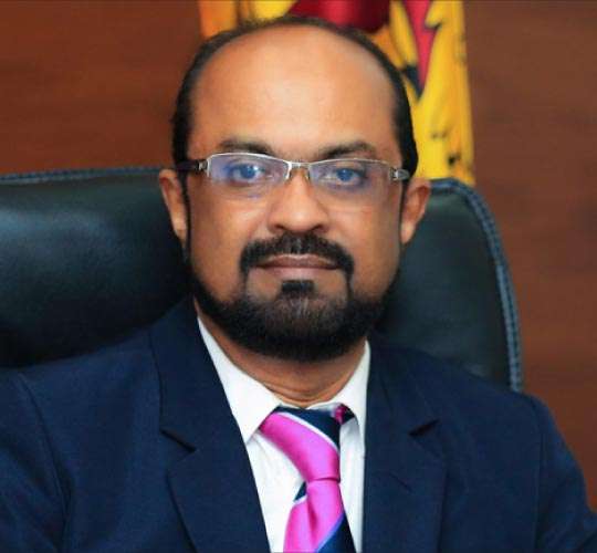 Oil and dollars in hand,  but no ships: Energy Minister