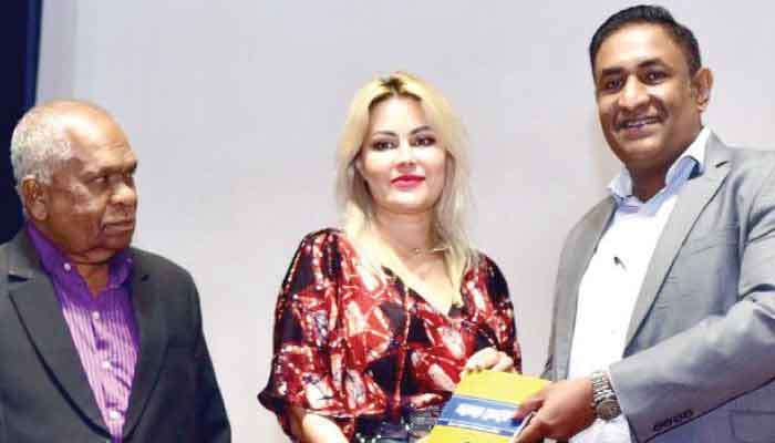 Sri Lanka Press Association launches special academic book on mass communication ‘Pathrakala Prasadini’ at Russian Cultural Centre, Colombo