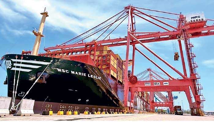 HIP sets new container throughput record with MSC vessel