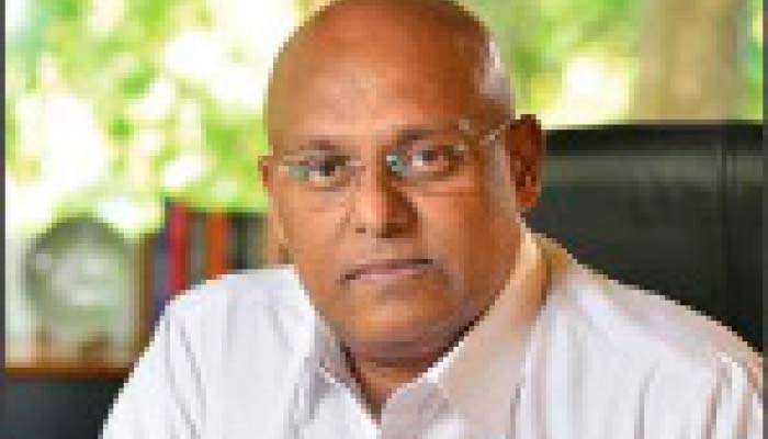 Suresh Shah assumes office as HNB Chairman