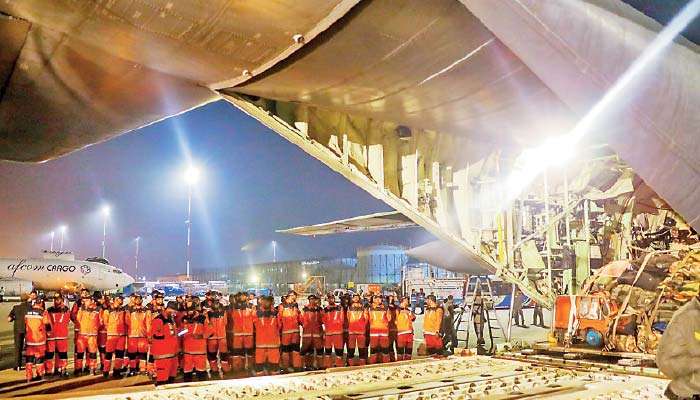 Pakistan sends fresh relief cargo and elite rescue team