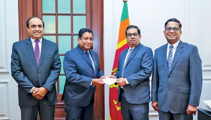 CSE donates Rs. 25 m to ‘Rebuilding Sri Lanka’ Fund