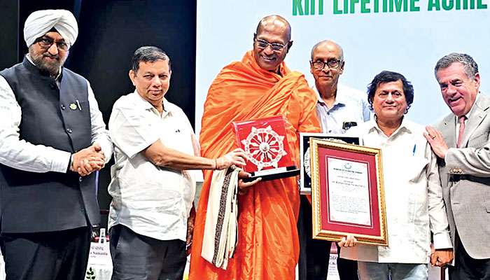 Ven. Dr. Kirinde Assaji  awarded Lifetime Achievement honour by KITT University