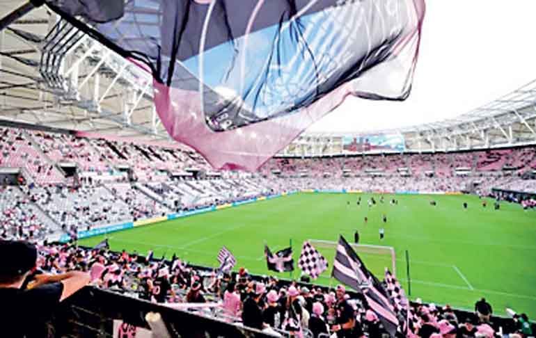 Penggemar Inter Miami di Nu Stadium