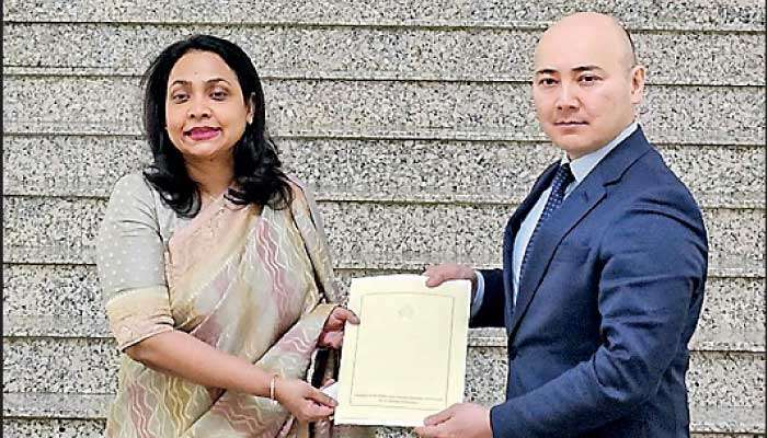 SL Ambassador presents Letters of Credence in Kazakhstan