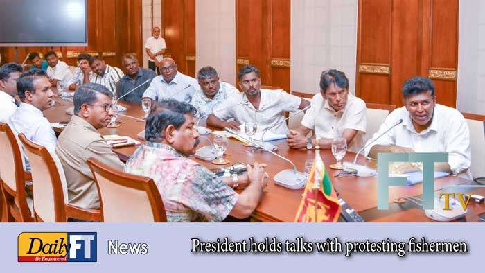President holds talks with protesting fishermen