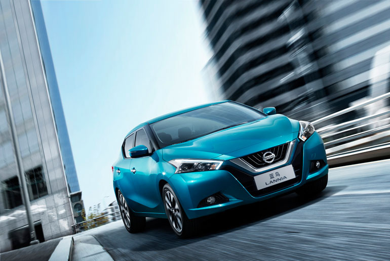 Outside-lead-2-Nissan-Lannia-1