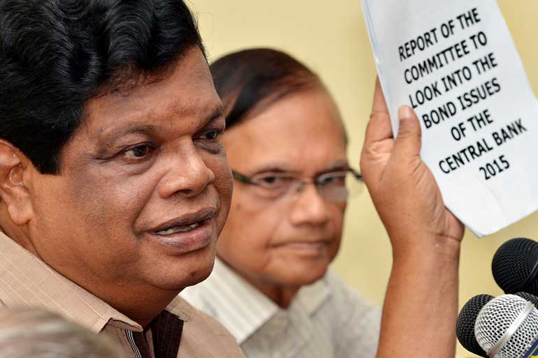 hamper-Bandula,-GL-Press-Pic-by-Shehan-Gunasekara