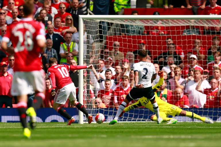 Manchester United v Tottenham Hotspur - Barclays Premier League