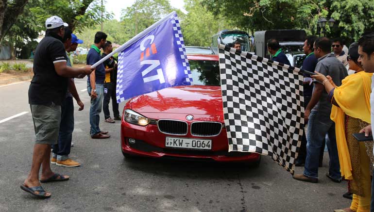 Vehicles-being-flagged-off-at-Green-Path