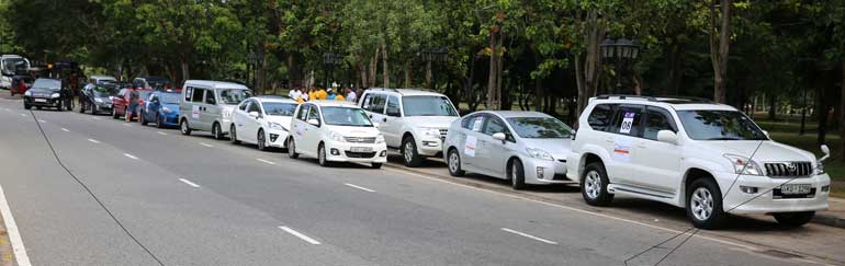 Vehicles-lined-up-for--registration