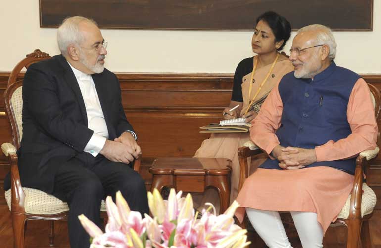 Iran's FM Zarif speaks with Indian PM Modi in New Delhi